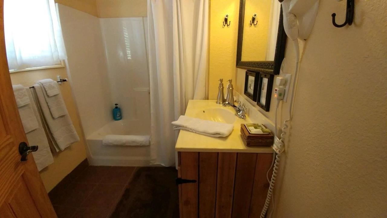Alpaca Inn, The Lava Hot Springs Exterior photo